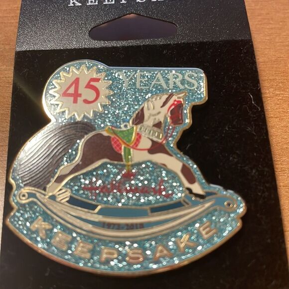 Hallmark 45th Anniversary Rocking Horse Pin - Picture 3 of 4